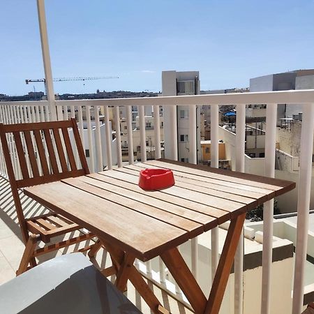 Modern Apartment In Gzira Bagian luar foto