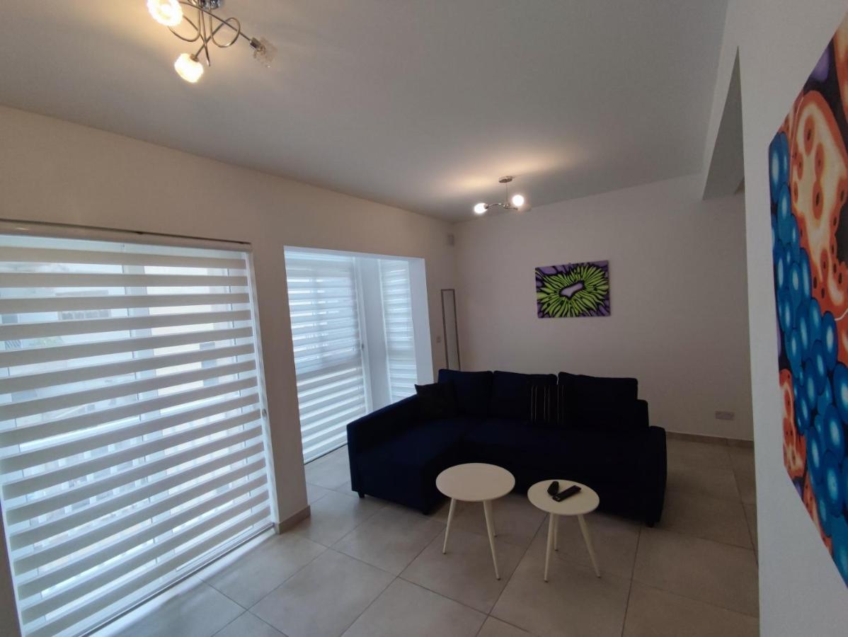 Modern Apartment In Gzira Bagian luar foto